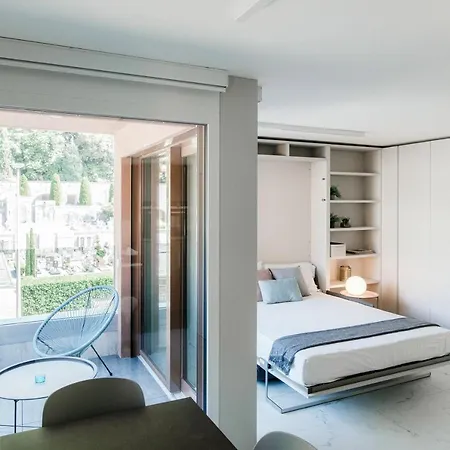 Apartment White Studio 8 - New Opening *