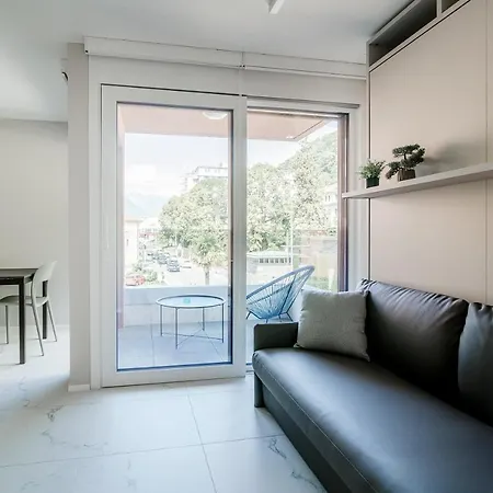 White Studio 8 - New Opening * Locarno